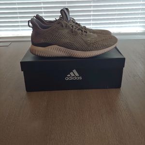 Adidas Alpha bounce Size 10.5